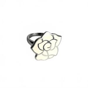 White Enamel Flower Statement Ring Silver Tone Size 7